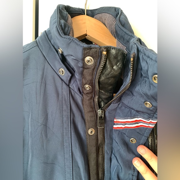 Vintage Hilfiger denim size small men’s navy jacket. - Picture 4 of 13